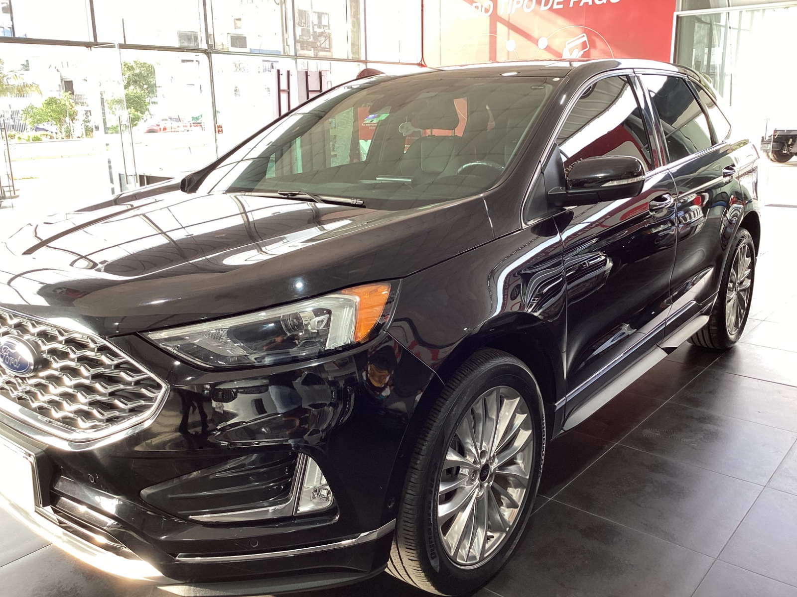 FORD EDGE TITANIUM -CDI689